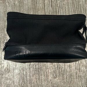 BEIS toiletry bag “The Dopp Kit in Black”